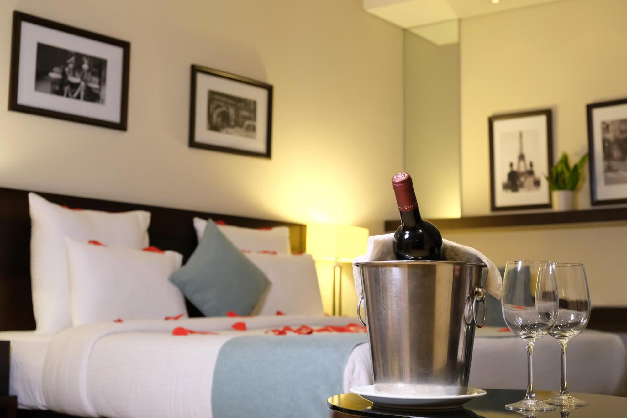 The Parisian Hotel 베이루트 외부 사진